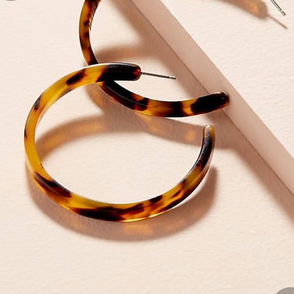 Novalie Tortoiseshell Hoop Earrings - Picture 2 of 2
